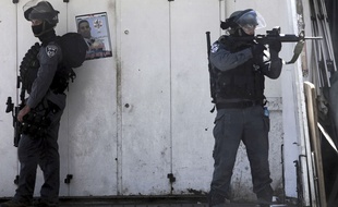 Des policiers israéliens à Jérusalem, le 25 avril 2015.