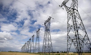 La facture énergétique de la France a battu son record en atteignant 61,4 milliards d'euros l'an passé, près de quatre fois plus qu'il y a vingt ans, une responsabilité qui incombe à plus de 80% au pétrole, selon un rapport publié jeudi.