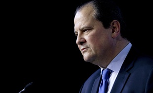 Le Premier secrétaire du PS Jean-Christophe Cambadélis s'exprime lors d'une conférence de presse le 7 février 2015 à Paris.