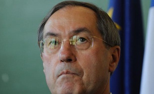Le ministre de l'Intérieur, Claude Guéant, le 30 mai 2011 à Proyart (Somme).