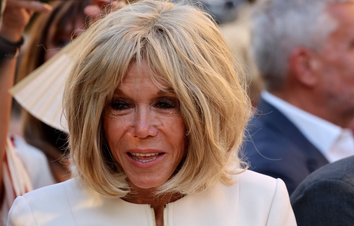 Non, Brigitte Macron ne touche pas « 33.333 euros par mois »