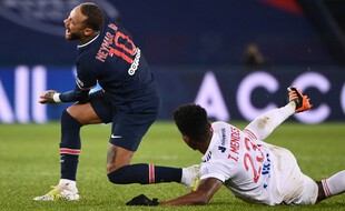 Thiago Mendes a blessé Neymar dimanche soir au Parc des Princes.