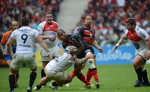 Le Rugby club toulonnais, par la voix notamment de son président Mourad Boudjellal, s'est dit jeudi surpris par l'annonce selon laquelle son ancien pilier gallois Eifion Lewis-Roberts aurait été convaincu de dopage à l'issue de la finale du Top 14 2012, le 9 juin.