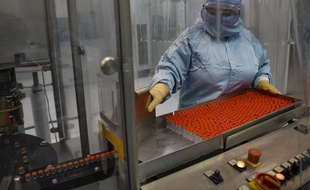 Production du vaccin Soberana 2 contre le Covid-19, à La Havane le 20 janvier 2021.