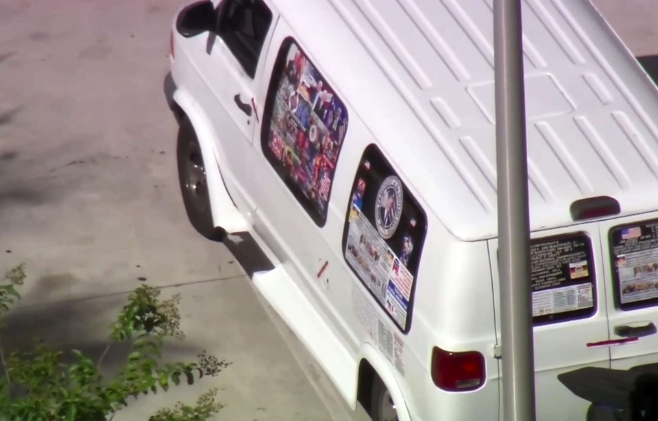 Colis piégés aux Etats-Unis: Un suspect arrêté 960x614_capture-ecran-minivan-suspect-arrete-floride-26-octobre-2018-enquete-colis-pieges-envoyes-douzaine-personnalites-anti-trump