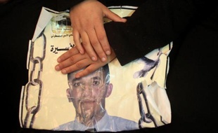 Israël a de nouveau pressé l'Autorité palestinienne de ramener le calme en Cisjordanie, où de nouvelles violences ont éclaté lundi après la mort d'un prisonnier palestinien.