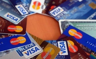 Les commerçants et les professions libérales vont être incités à davantage accepter la carte bancaire, grâce à des baisses de commissions