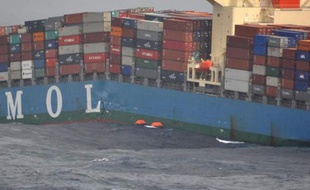 L'armement nippon Mitsui OSK Lines (MOL), dont l'un des porte-conteneurs s'est brisé en deux la semaine dernière dans l'océan Indien, a lancé une enquête pour déterminer les causes de l'incident, disant prendre l'affaire "très au sérieux", dans un communiqué diffusé mardi sur son site internet.