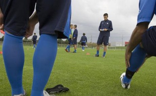 Les footballeurs de Créteil-Lusitanos à l'entraînement sous les ordres de leur entraîneur Olivier Frapolli, le 2 septembre 2008 à Créteil.