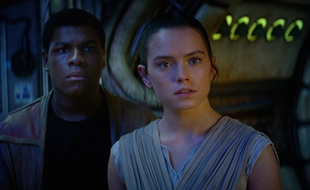 John Boyega et Daisy Ridley dans «Star Wars VII».