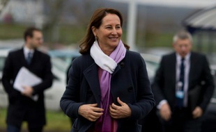 La ministre de l'Environnement Ségolène Royal aux Mureaux, dans les Yvelines, le 5 février 2016