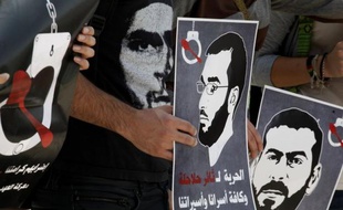 Le mouvement islamiste Hamas a mis en garde vendredi Israël contre les conséquences de l'éventuel décès de détenus palestiniens en grève de la faim, dont l'état de santé se détériore selon leurs avocats.