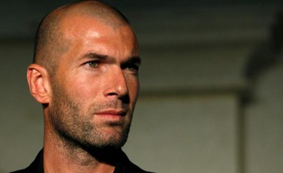 Zinedine Zidane lors d'une opération commerciale le 28 octobre à Hong Kong.