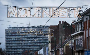 Des décorations de noël dans le quartier de Molenbeek-Saint-Jean à Bruxelles le 16 novembre 2015