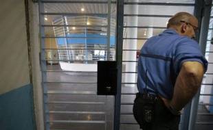 Des experts européens se sont réunis mardi à Saint-Denis, en banlieue parisienne, pour examiner la radicalisation islamique en prison, un phénomène constaté dans plusieurs pays de l'Union européenne.