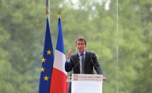 Le Premier ministre Manuel Valls tient un discours lors de l'université d'été du Medef à Jouy-en-Josas (Yvelines) le 27 août 2014