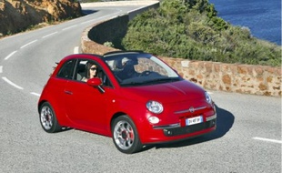 Vitres ouvertes, la 500 C offre des sensations proches d'une vraie décapotable.