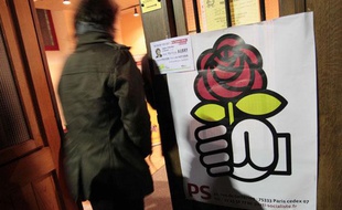 Une affiche du parti socialiste, lors d'un meeting pour les Regionales Nord-Pas de Calais, en 2010 à Douai