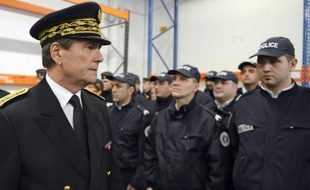 Le préfet de police des Bouches-du-Rhône, Jean-Paul Bonnetain, a accueilli officiellement vendredi les forces de l'ordre arrivées en renfort dans le département, leur souhaitant la bienvenue dans un "contexte difficile" et exigeant un "strict respect de la déontologie".