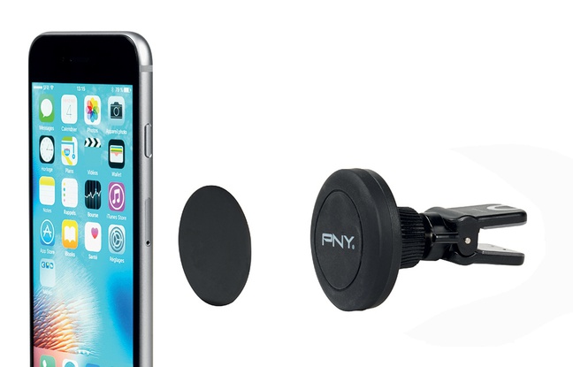 Un petit sticker métallique permet de fixer fermement sur mobile.