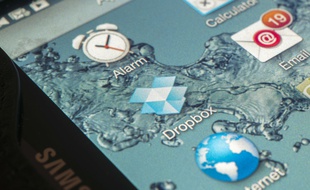 Le service de stockage sur le cloud Dropbox, installé sur une tablette.