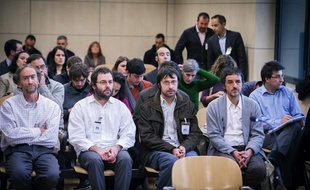 Les militants Gorka Ovejero, Julio Martin, Ibon Garcia et Mikel Alvarez Forcada à leur procès pour entartage à Madrid (Espagne), le 18 novembre 2013.