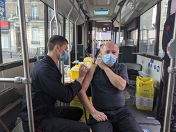 204 doses de vaccin Pfizer seront injectés ce jjeudi dans le bus de la vaccination à Nanterre.