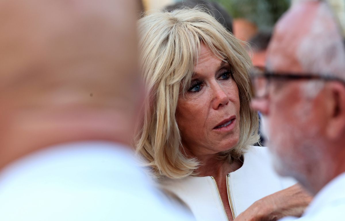 Procès du cyberharcèlement de Brigitte Macron : « satire », « esprit Charlie », « informer », les accusés se défendent