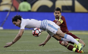 Cavani en train de faire du Cavani