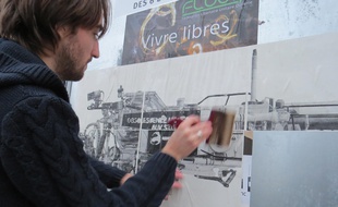 Aurélien Vret, le 2 décembre, devant la mairie du 3e à Paris.