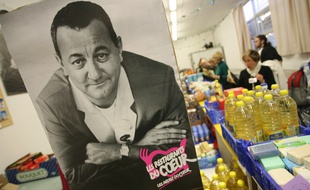 Distribution de produits de premiere necessite avec l'association des Restos du coeur dans un local aux Arenes a Toulouse.
