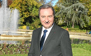 Le leader de la liste UMP-MoDem-UDI compte sur les abstentionnistes.