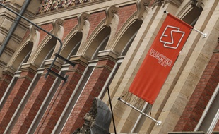 Façade de l'Ecole supérieure de journalisme de Lille.