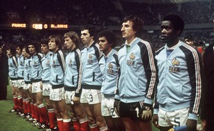 Les Bleus de Marius Trésor avant un match décisif face à la Bulgarie au Parc des Princes, à l'automne 1977.