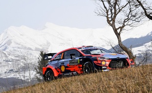 Ott Tänak et son copilote ont été victimme d'une violente sortie de route à Monte-Carlo.