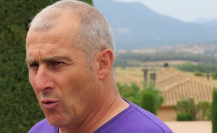 L'entraîneur du TFC Alain Casanova, lors du stage de préparation à Navata (Espagne), le 3 juillet 2014.