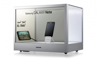 Samsung a intégré un écran transparent pour créer la vitrine du futur.