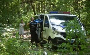 La police a ouvert une enquête pour homicide avec prémiditation mais étudie également la piste d'un geste volontaire