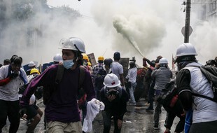 Une manifestation pro-démocratie à Yangon en Birmanie, le 2 mars 2021.