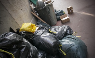 Illustration grève du ramassage des poubelles.