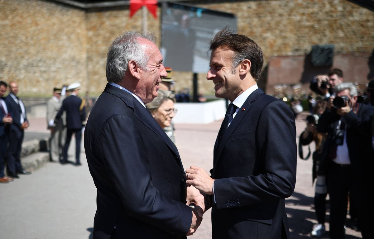 Macron juge que son « ami » Bayrou peut « tenir le gouvernement » jusqu'en 2027