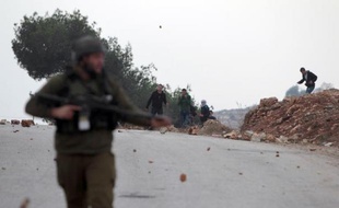 Un Palestinien âgé de 15 ans a été tué samedi par l'armée israélienne en Cisjordanie occupée, lors d'un affrontement dans un camp de réfugiés près de Ramallah, a-t-on appris de sources palestiniennes.