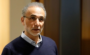L'islamologue suisse suisse Tariq Ramadan au Palais de Justice de Paris, le 13 février 2020