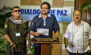 Le gouvernement colombien et la guérilla des Farc ont conclu mercredi à Cuba un nouveau cycle de leurs négociations de paix en faisant état de divergences persistantes sur un référendum pour ratifier un éventuel accord de paix mettant fin à un demi-siècle de conflit.