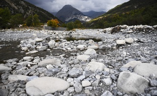 Témoin de la sécheresse, la rivière la Bleone, dans les Alpes du Sud.