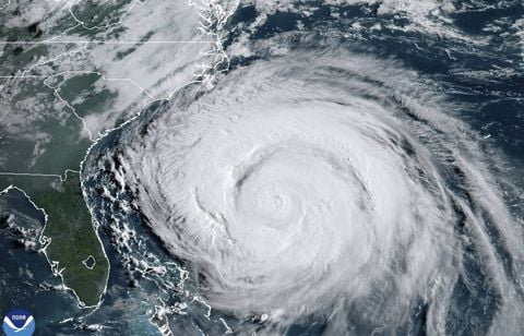 L’ouragan Erin provoque des vagues géantes et des courants mortels aux États-Unis