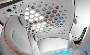 Le toit de voiture équipé de capteurs solaires et de diodes OLED développé par BASF et Philips.