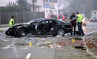 Jörg Haider est décédé samedi à l'âge de 58 ans, des suites de ses blessures après que sa voiture a quitté la route et effectué plusieurs tonneaux alors qu'il rentrait chez lui près de Klagenfurt (sud) aux premières heures du jour, selon la police.