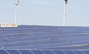 Le premier site de production mixte d'énergie solaire et éolienne a vu le jour à Avignonet-Lauragais