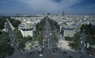 Vue de l'avenue de la Grande Armee et de l'avenue Foch à Paris, le 26 juin 2009.